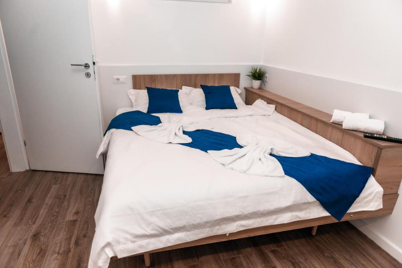 Puzzle Apartaments&Studios Craiova Exterior foto