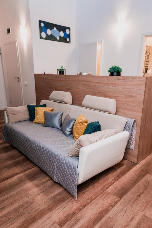Puzzle Apartaments&Studios Craiova Exterior foto