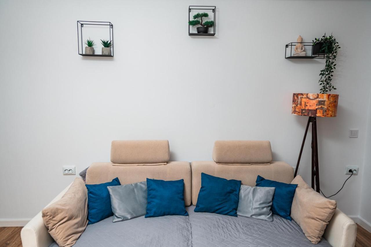 Puzzle Apartaments&Studios Craiova Exterior foto