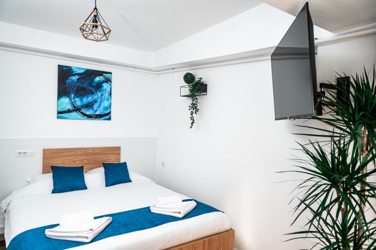 Puzzle Apartaments&Studios Craiova Exterior foto